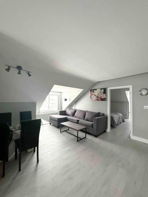 Unique Modern Luxury 2 Bedroom Apartment Rental Chapleau Buitenkant foto